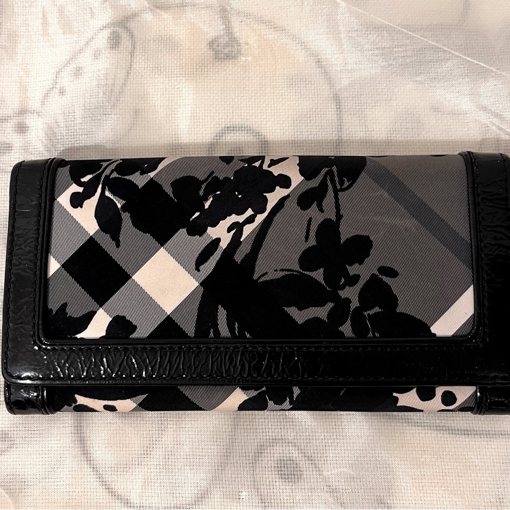 Burberry B&W Floral Wallet